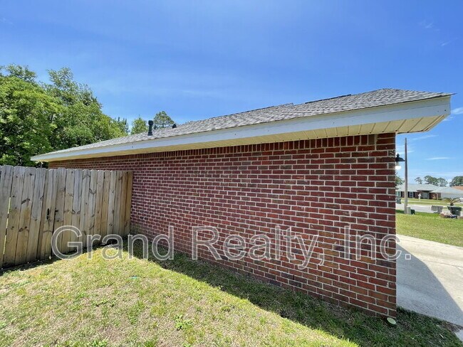 Building Photo - 10337 Wailuku Dr