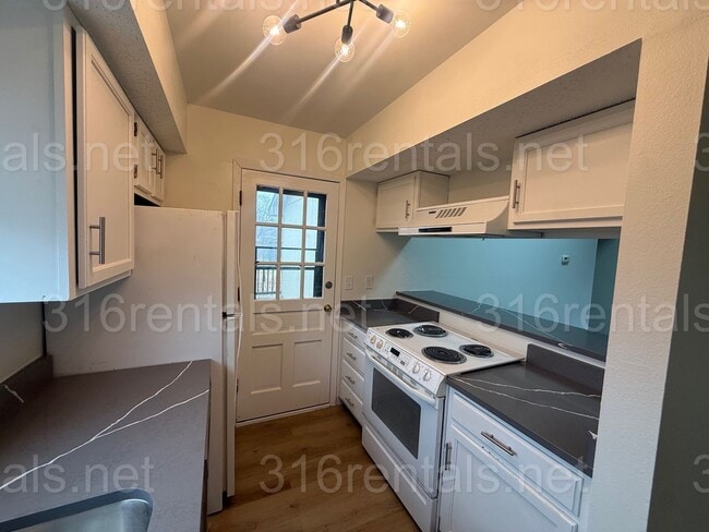 Building Photo - 1122-1124 S Laurel