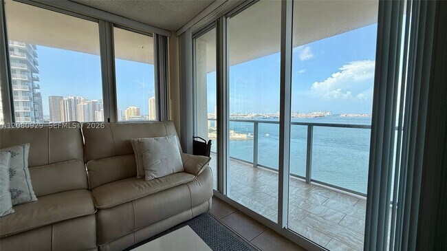 Building Photo - 1155 Brickell Bay Dr