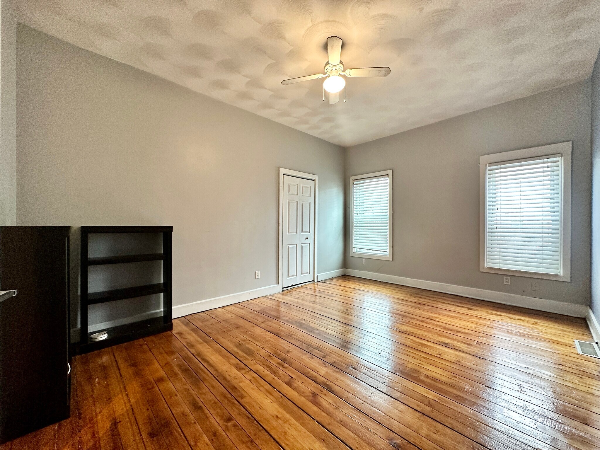 Building Photo - 124 Almy St