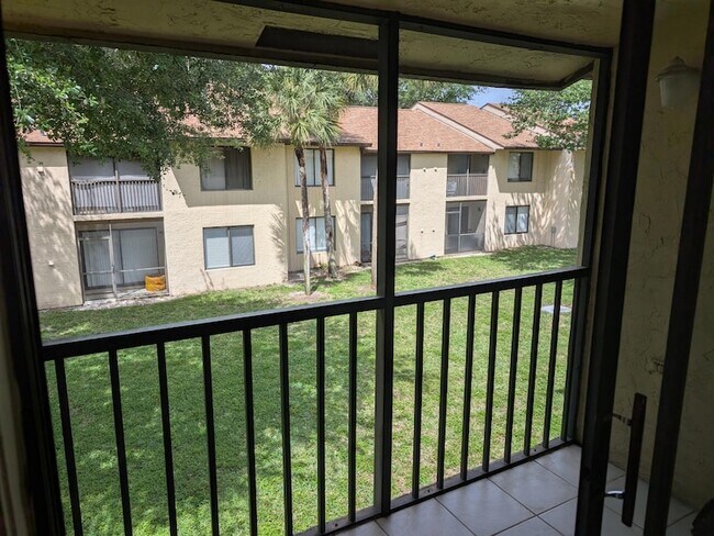 Building Photo - 21951 Soundview Terrace