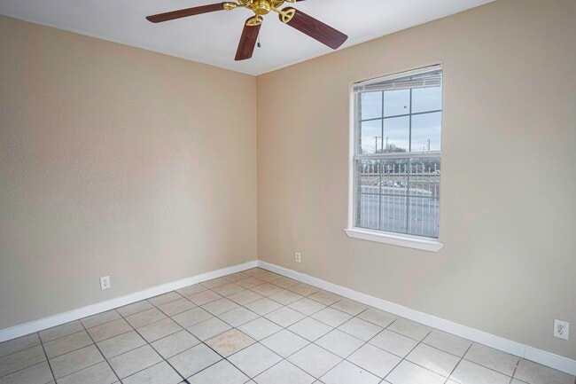 Building Photo - 717 N Colorado St