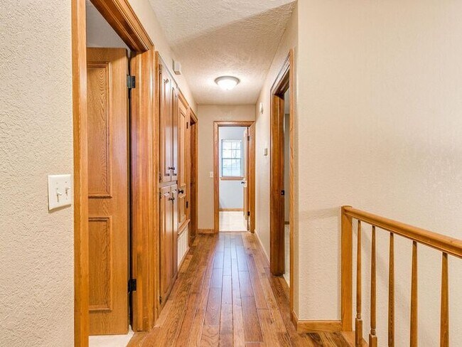 Building Photo - *Rare Find* Stunning Brookhaven 4 Bed 2.5 ...