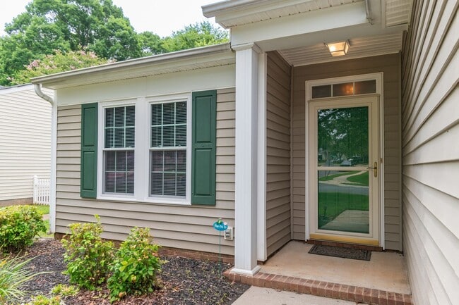 Building Photo - Lovely home in Monroe!
