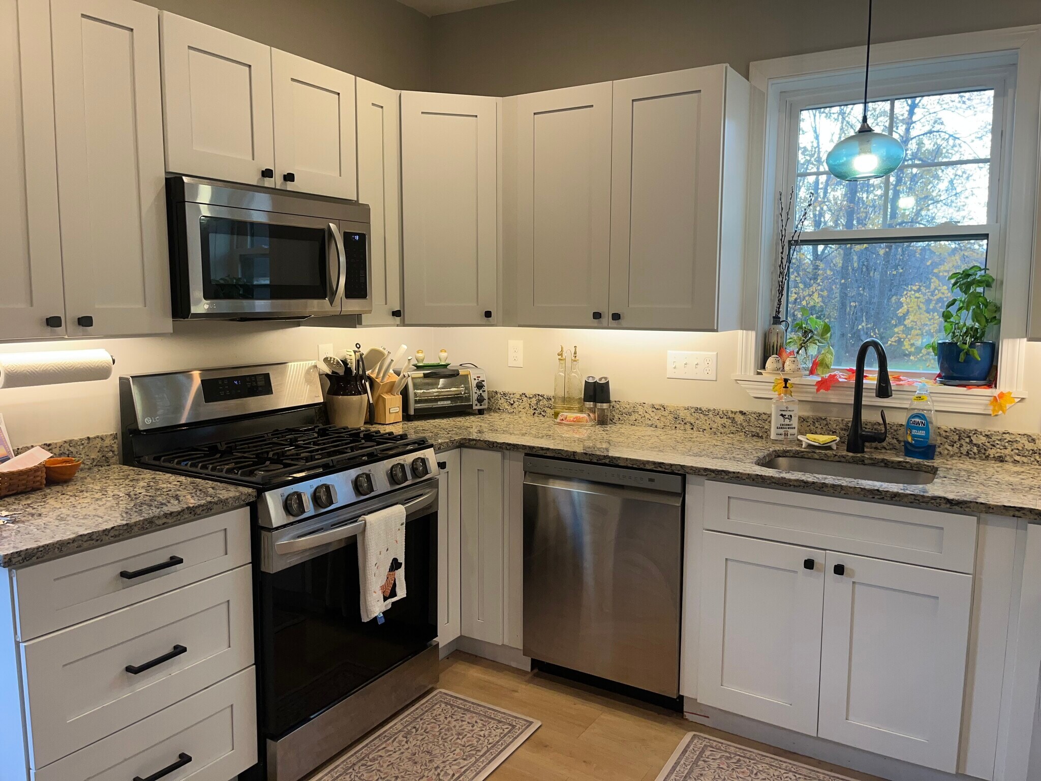 Building Photo - 130 Mount Vernon St