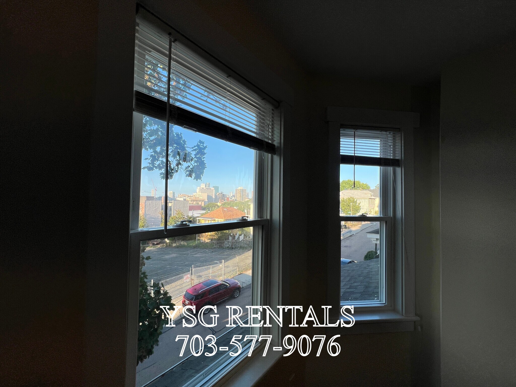 Building Photo - 194 Hillside St