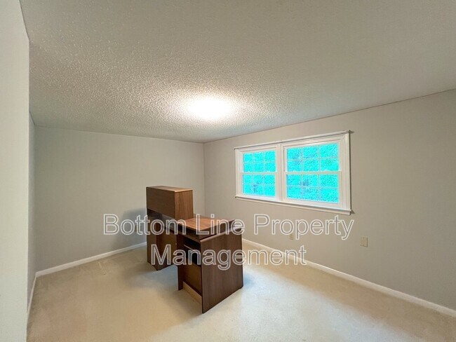 Building Photo - 186 Niven Rd