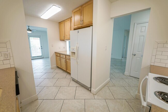 Building Photo - 251 S Villas Ct