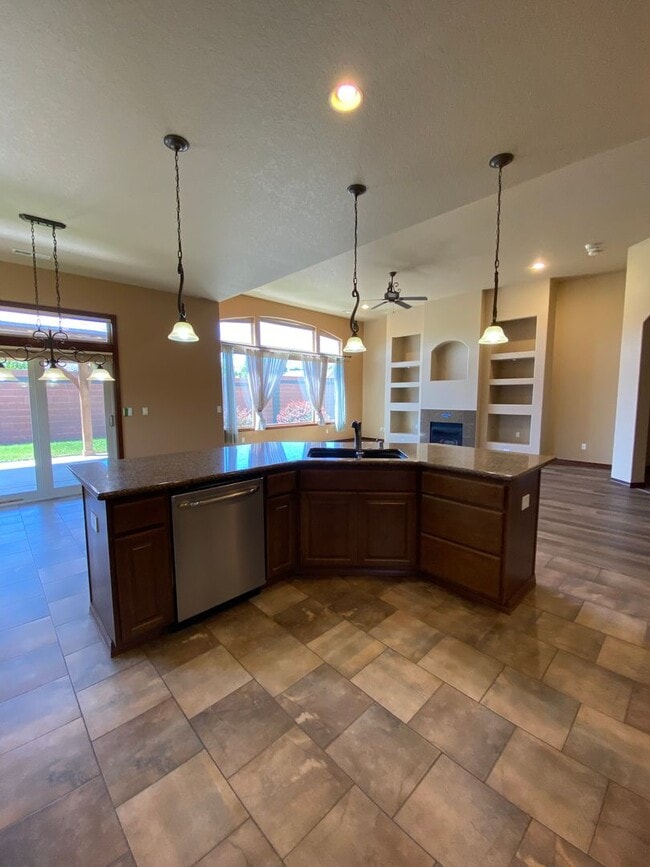 Building Photo - Beautiful, One Level Living in South Richland!