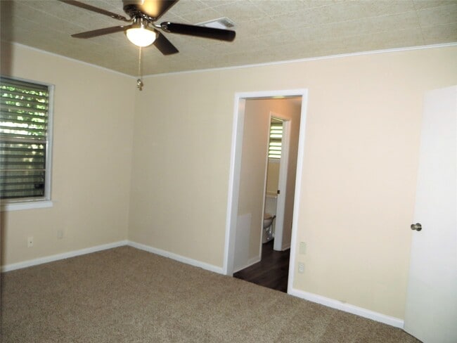 Building Photo - 2809 Rosadele St