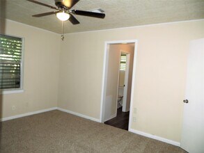 Building Photo - 2809 Rosadele St