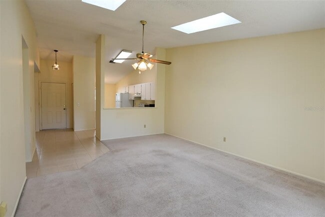 Building Photo - 1030 Alpug Ave