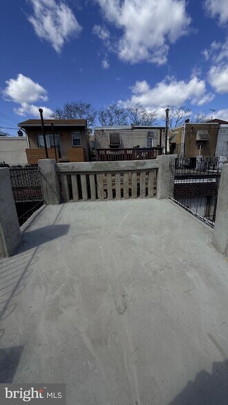 Building Photo - 2148 S Lambert St