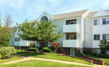 Building Photo - Spacious Two Bedroom Condo