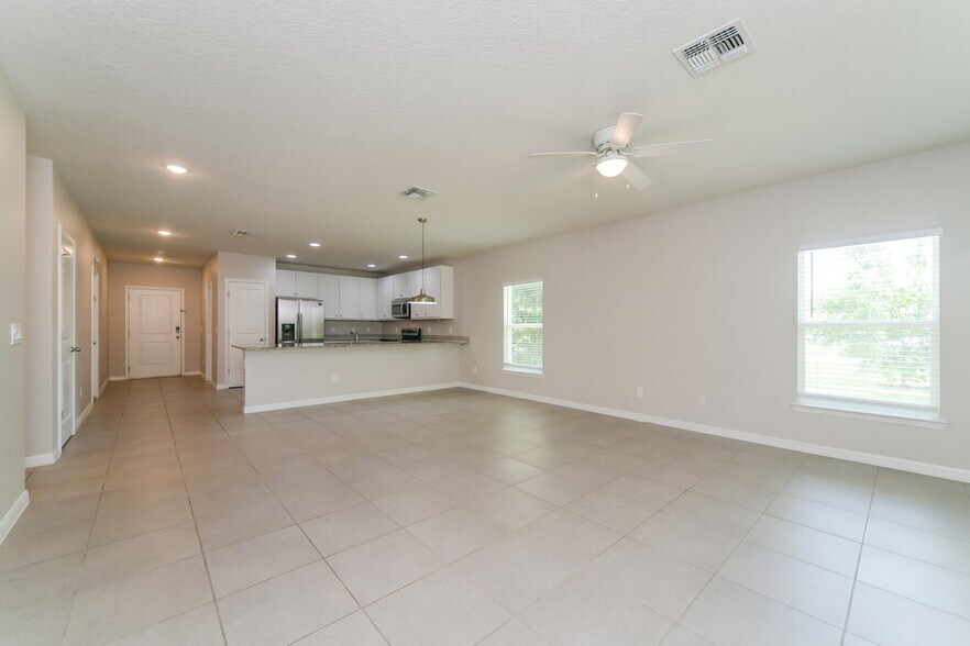 Building Photo - 1201 Croydon Cir