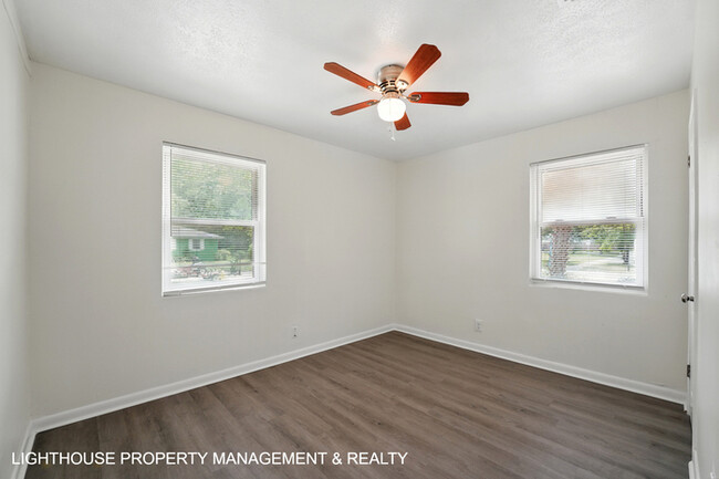 Building Photo - Fully Renovated 3 Bed/1 Bath Home with Att...