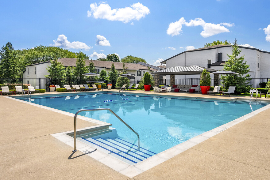 Building Photo - Residences at Arlington Heights