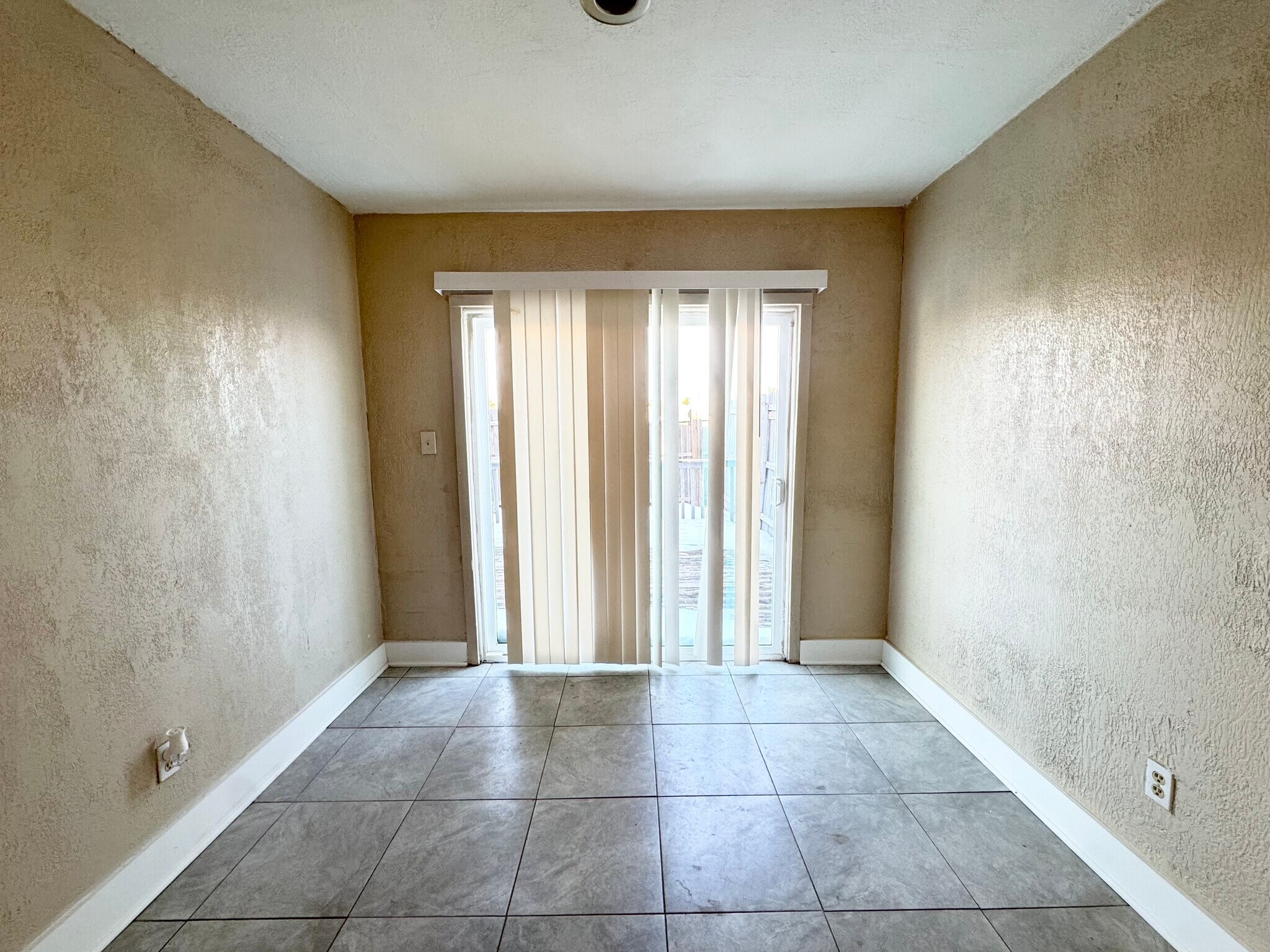 Building Photo - 401 NE 115th St