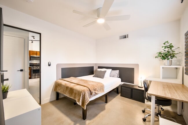 Building Photo - Wilson Place 102