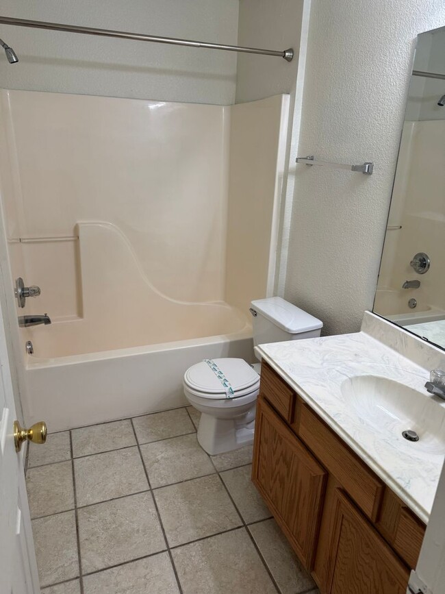 Building Photo - Cute Single Story 3 Bedroom in Keller ISD