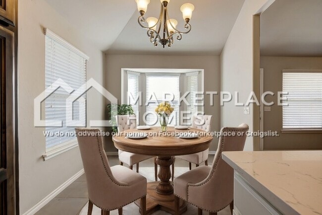 Building Photo - 3914 Wiltshire Dr