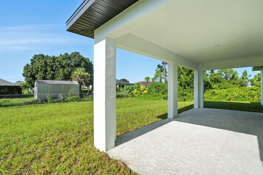 Building Photo - 2707 34th St SW