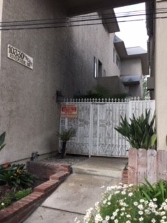 Entrance to building - 10330 Riverside Dr