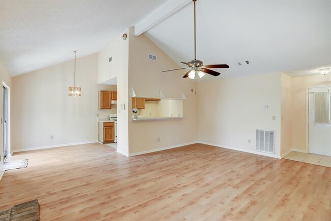 Building Photo - 12038 Flaxen Dr