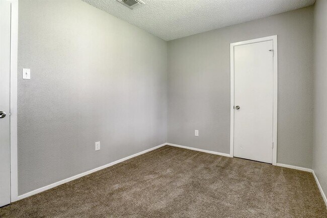 Building Photo - 4906 Adonis Dr