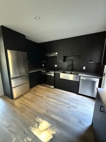 Building Photo - 801 Torrance St