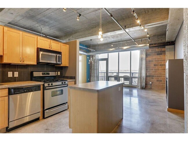 Primary Photo - 901 N 3rd St