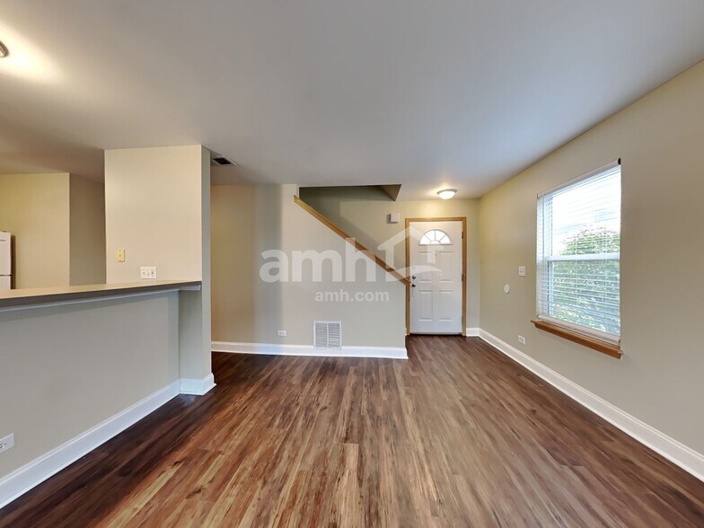 Building Photo - 240 Wedgewood Cir