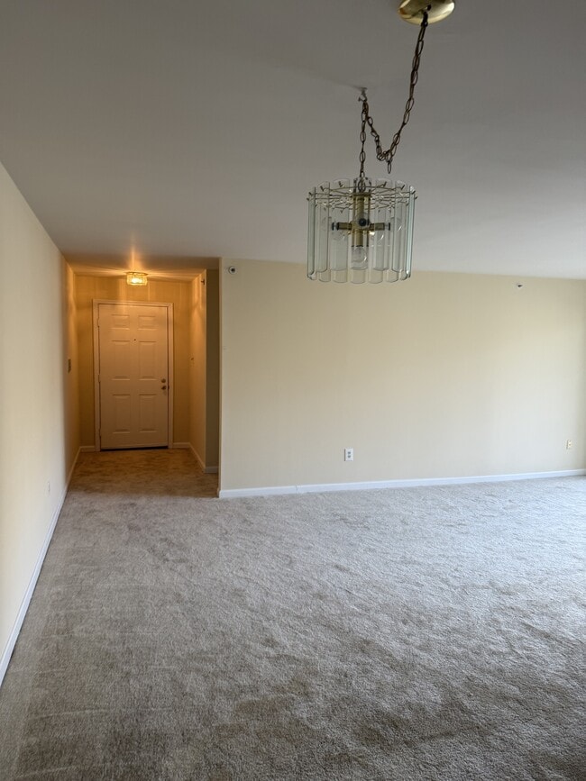 Building Photo - 3506 Back Pointe Ct