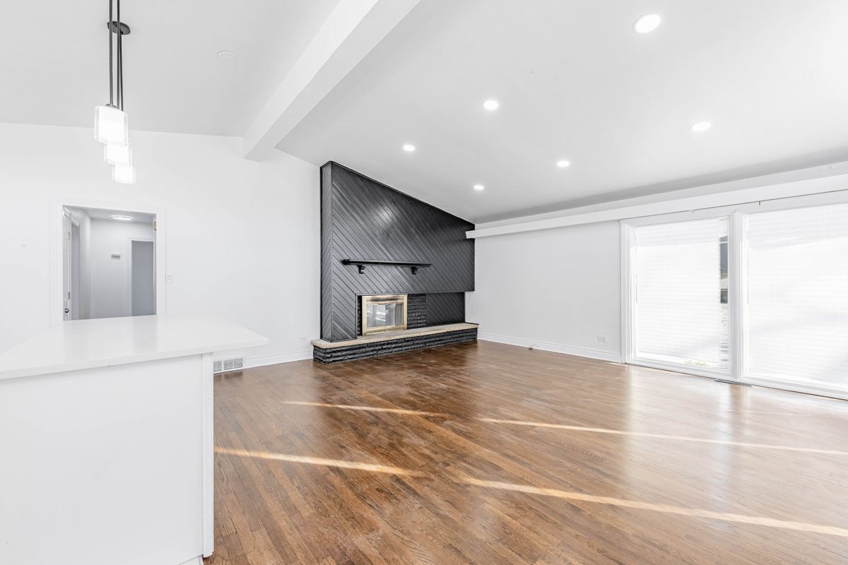 Building Photo - 4120 Greenbrier Ln