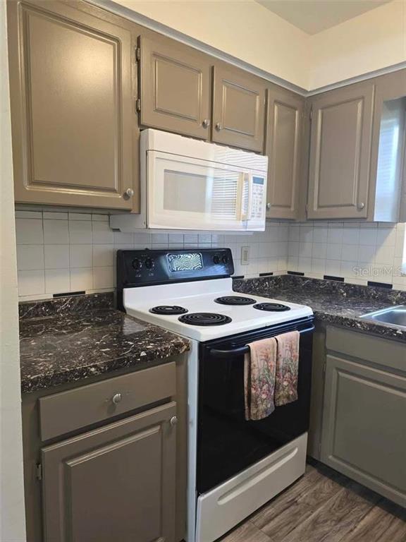 Building Photo - 1414 E 108th Ave