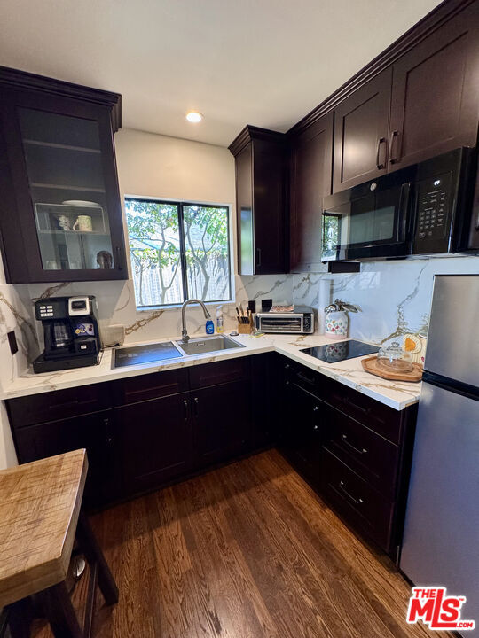 Building Photo - 7756 Torreyson Dr