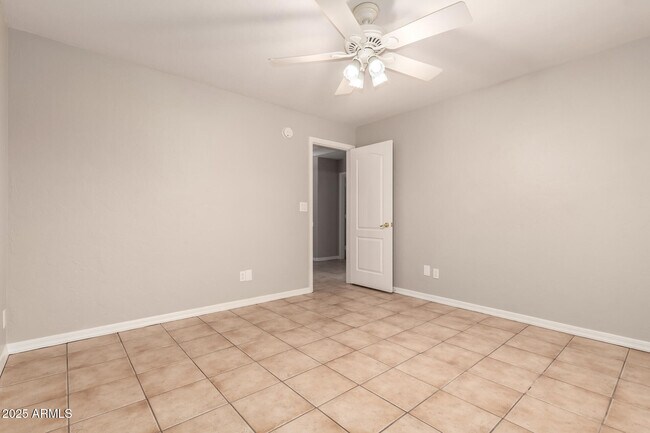 Building Photo - 17303 E Caliente Dr