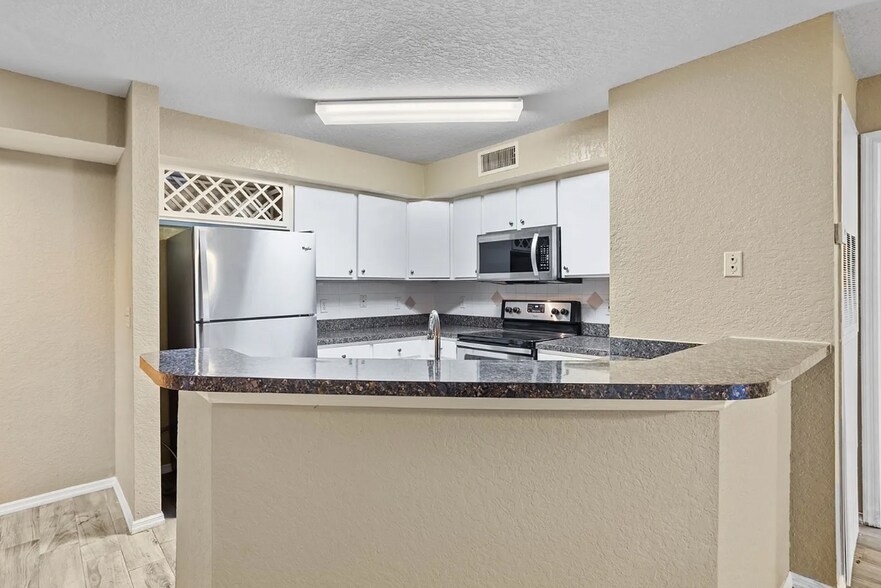 Building Photo - 826 Camargo Way