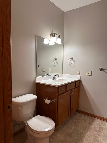 Building Photo - 1065 Reimer Rd