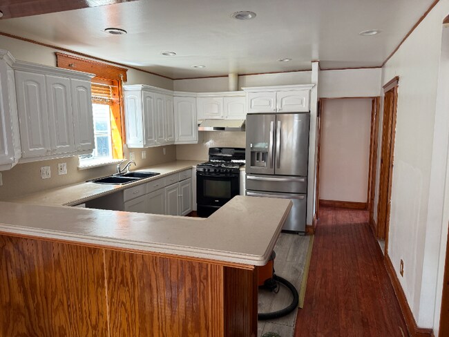 Primary Photo - 1531 Gillespie Ave