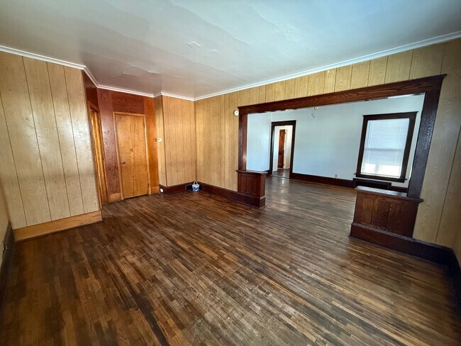 Building Photo - 4-Bedroom Home Near Downtown Jackson