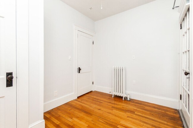 Building Photo - 6-8 Putnam Street