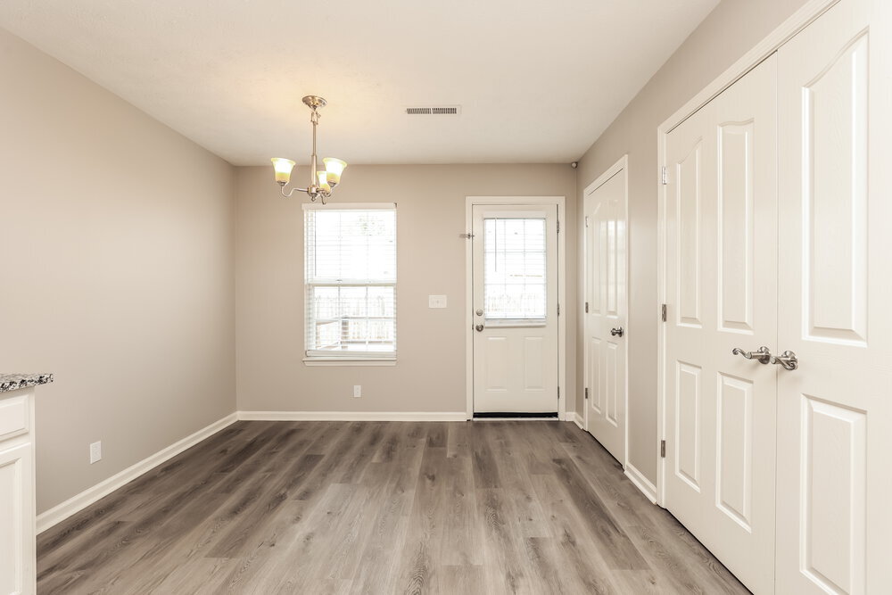 Building Photo - 1225 Eastwoods Dr