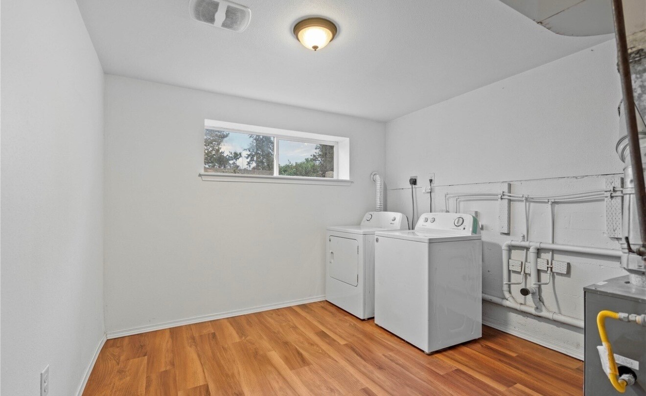 Building Photo - 616 117th St S