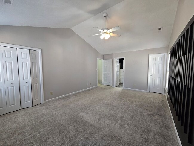 Building Photo - 6172 Lakeway Dr