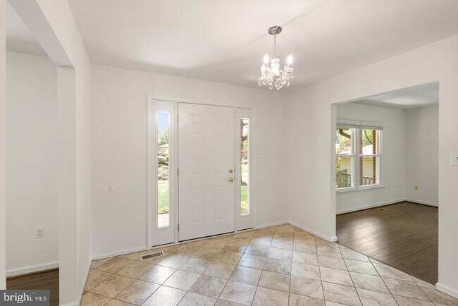 Building Photo - 8902 Huxley Ct