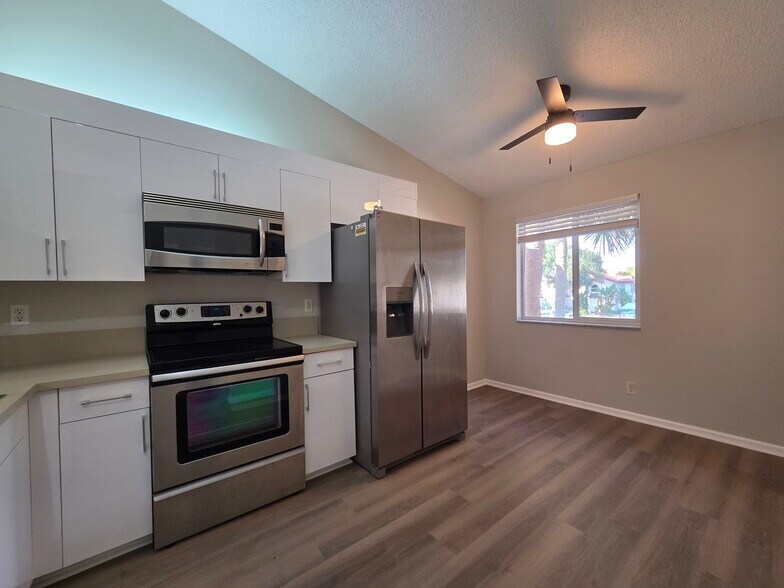 Building Photo - 330 NW 67th St