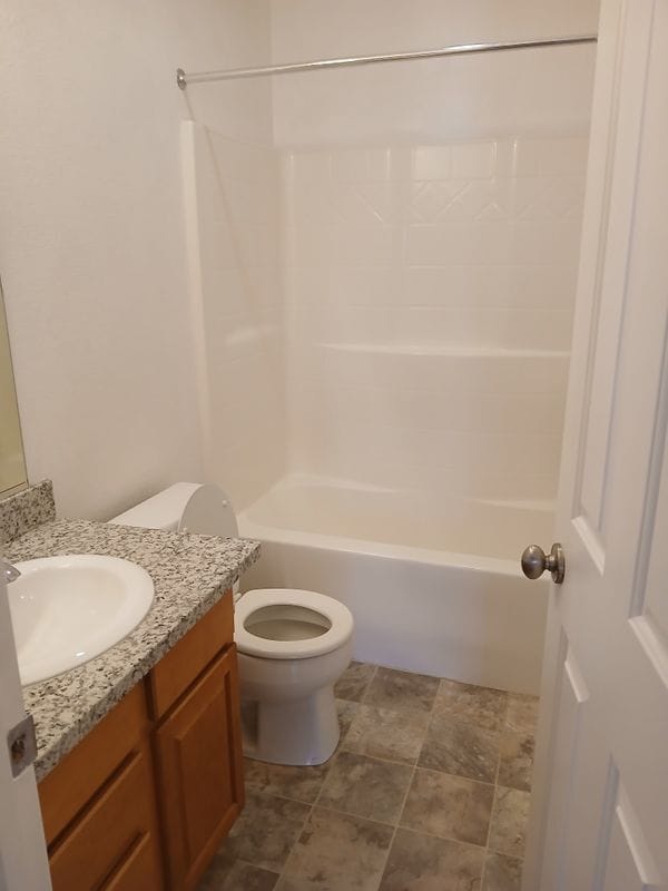 Building Photo - 3301 N Park Dr