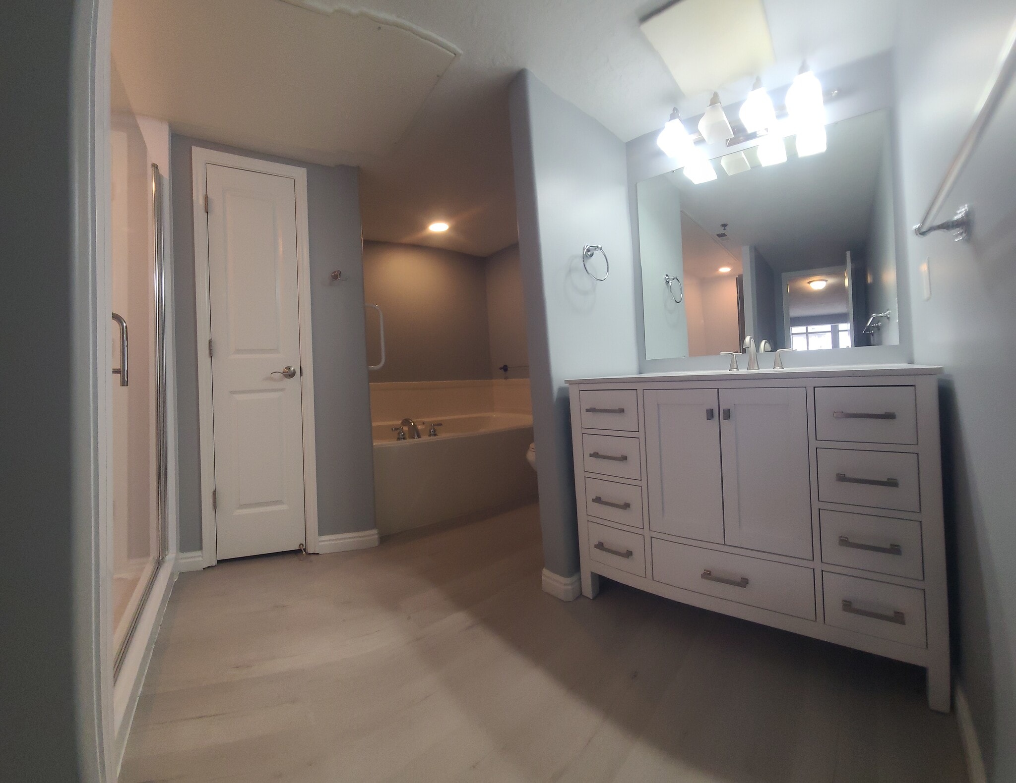Upstairs bathroom - 5 S 500 W