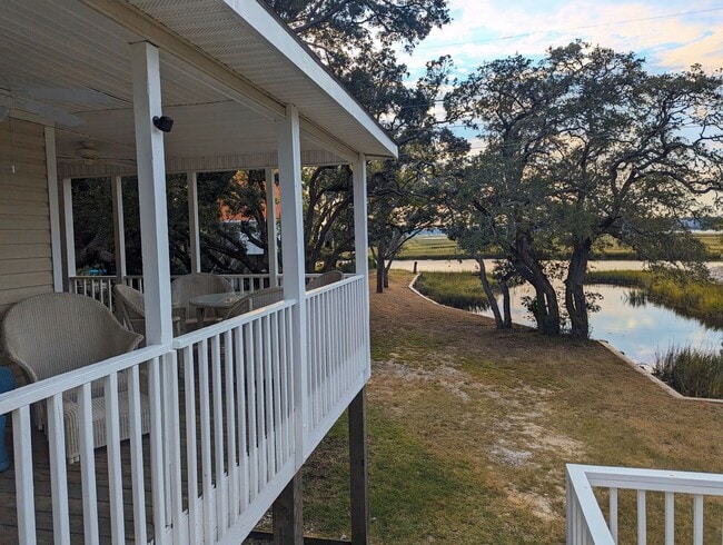 Building Photo - 2 Bedroom 1 Bath Home in Howells Point, Sunset Harbor, Bolivia, N C